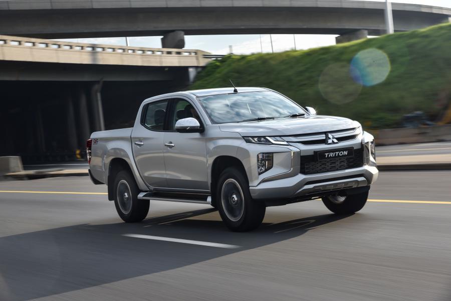  Mitsubishi Triton Double Cab 2019 года  (ZA) (фото 2 из 40)